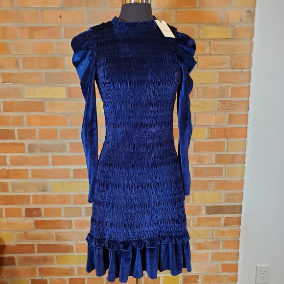 Allison New York Dresses & Skirts - Funky Allison New York Puff Sleeve gathered Dress